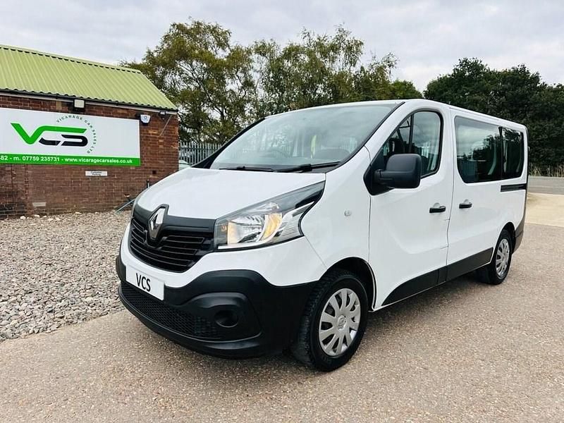 White Used 2019 Renault Trafic Business Van | £11,990 - Image 1/4