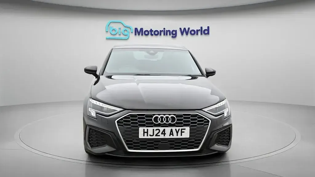 Begagnad Audi A3 Sportback S-Line 150 HK (110 kW) 2024 Svart Halvkombi