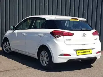 Used Hyundai i20 SE 84 HP (61 kW) 2018 White Hatchback