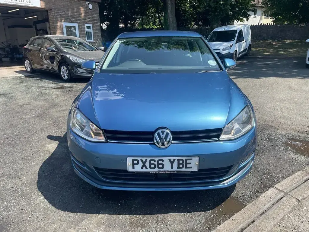 Used VW Golf VII Edition 110 HP (80 kW) 2016 Blue Hatchback