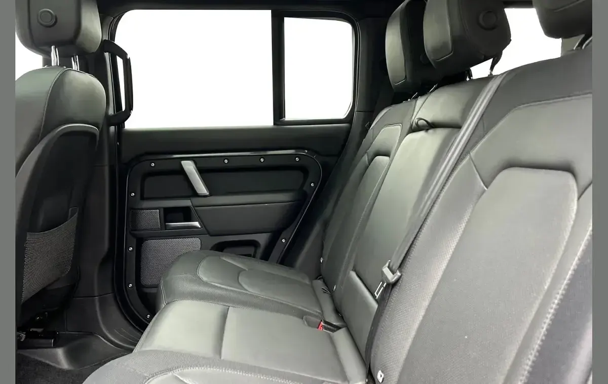Usado Land Rover Defender HSE Dynamic 245 HP (180 kW) 2023 Cinzento SUV