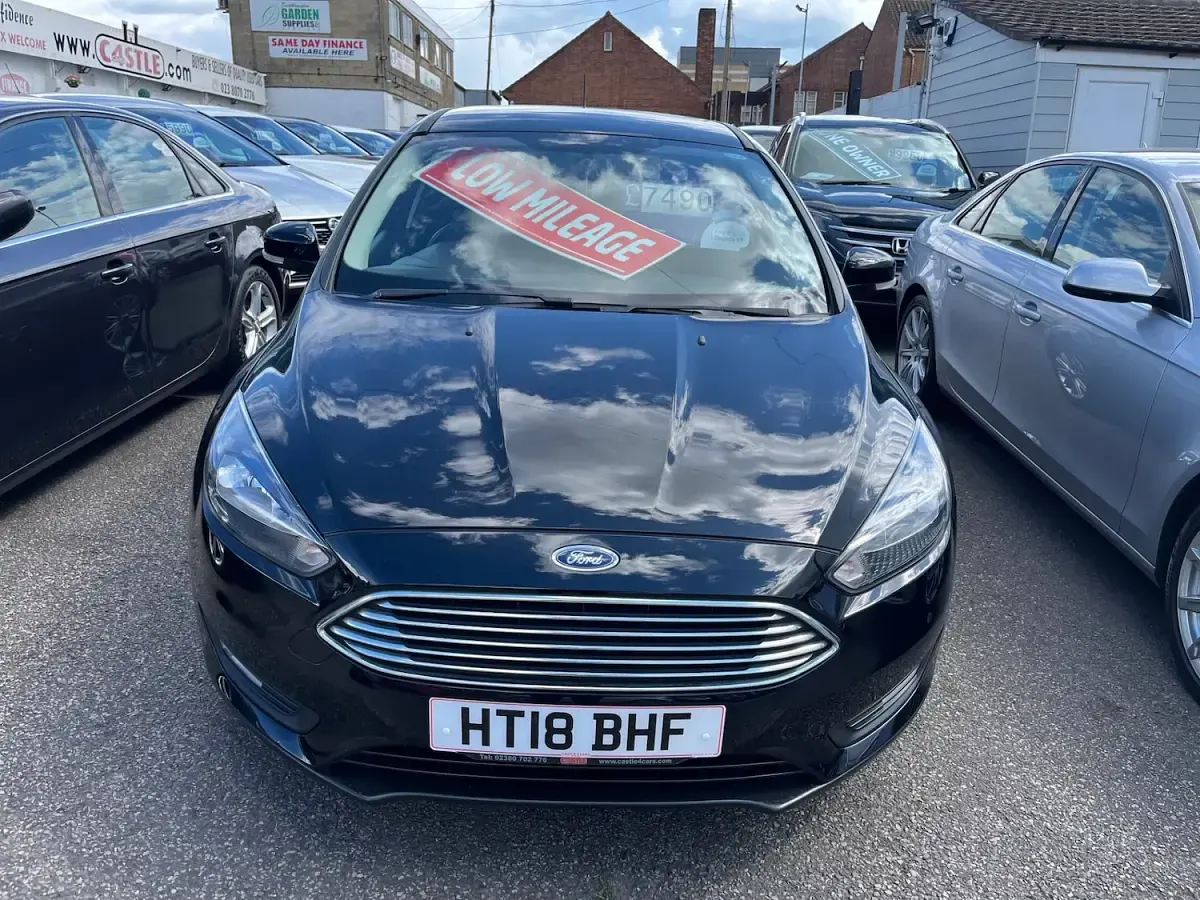 Used Ford Focus Zetec 125 HP (91 kW) 2018 Black Hatchback