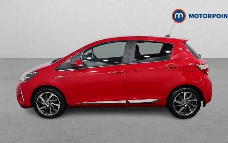 Used Toyota Yaris Hybrid 101 HP (74 kW) 2020 Hatchback