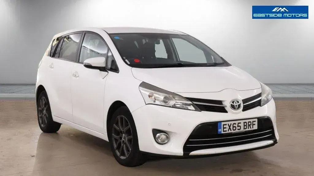 Used Toyota Verso Trend 147 HP (108 kW) 2015 White MPV