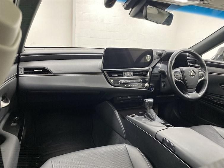 Used Lexus ES300H 2021 White Sedan