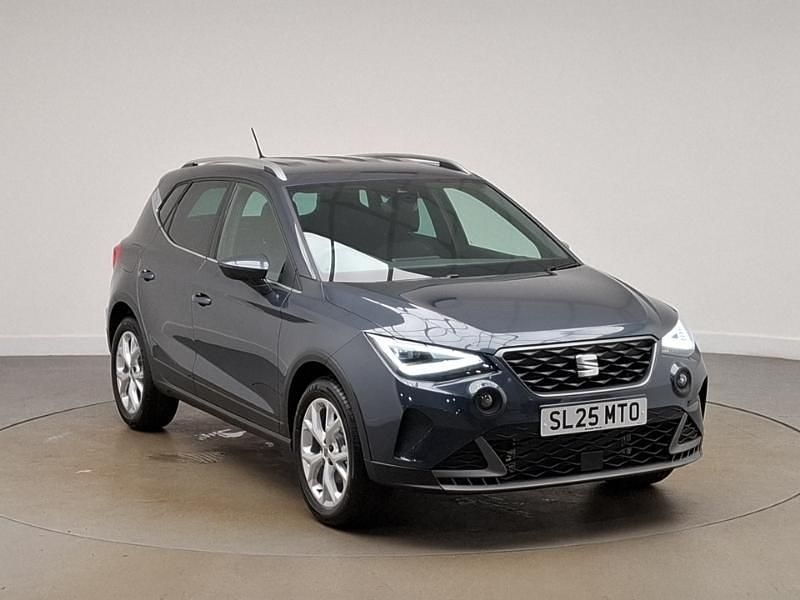 Grey New 2025 Seat Arona FR SUV | £19,998 (Fair price) - Image 1/4