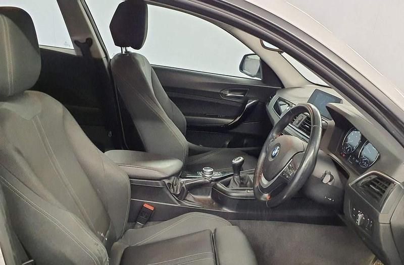 Used BMW 118 Sport Line 2019 White Hatchback