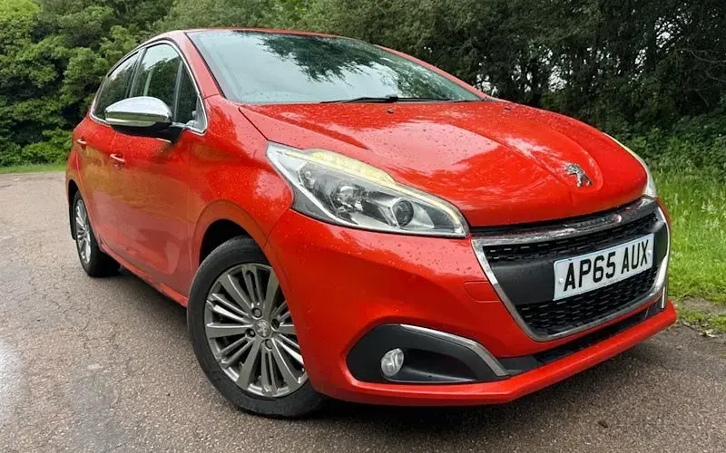 Used Peugeot 208 Allure 110 HP (80 kW) 2018 Hatchback