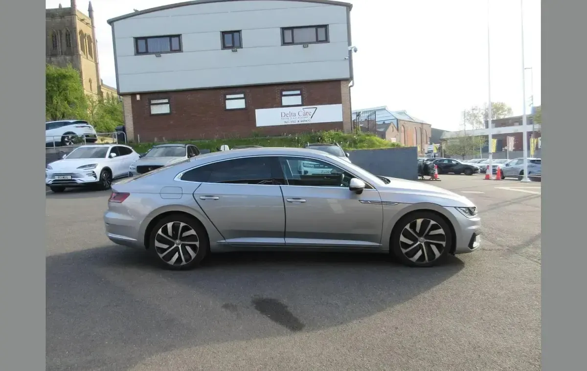 Usado VW Arteon R-line 147 HP (108 kW) 2019 Prateado Citadino