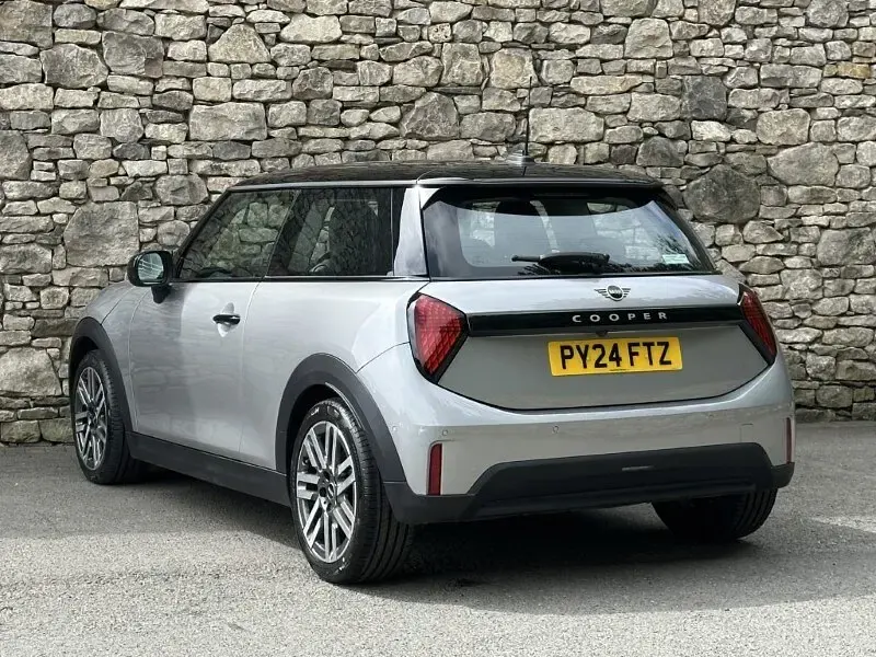 Used Mini Cooper Hatch 154 HP (113 kW) 2024 Silver Hatchback