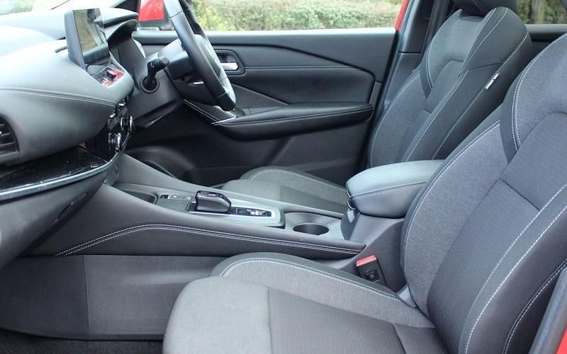 Used Nissan Qashqai N-Connecta 190 HP (139 kW) 2023 Red SUV