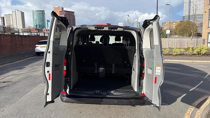 Używany Ford Transit Custom Limited 170 KM (125 kW) 2024 Kombi