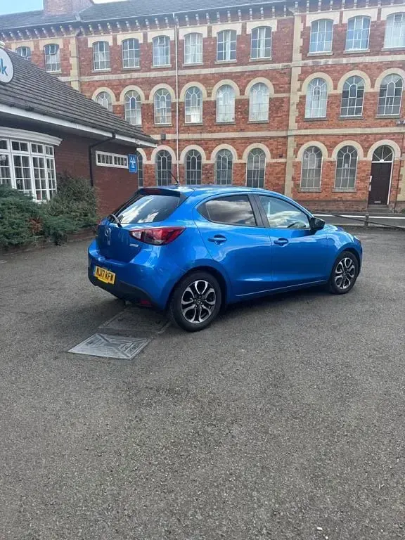 Used Mazda 2 Inclusive 115 HP (84 kW) 2017 Blue Hatchback