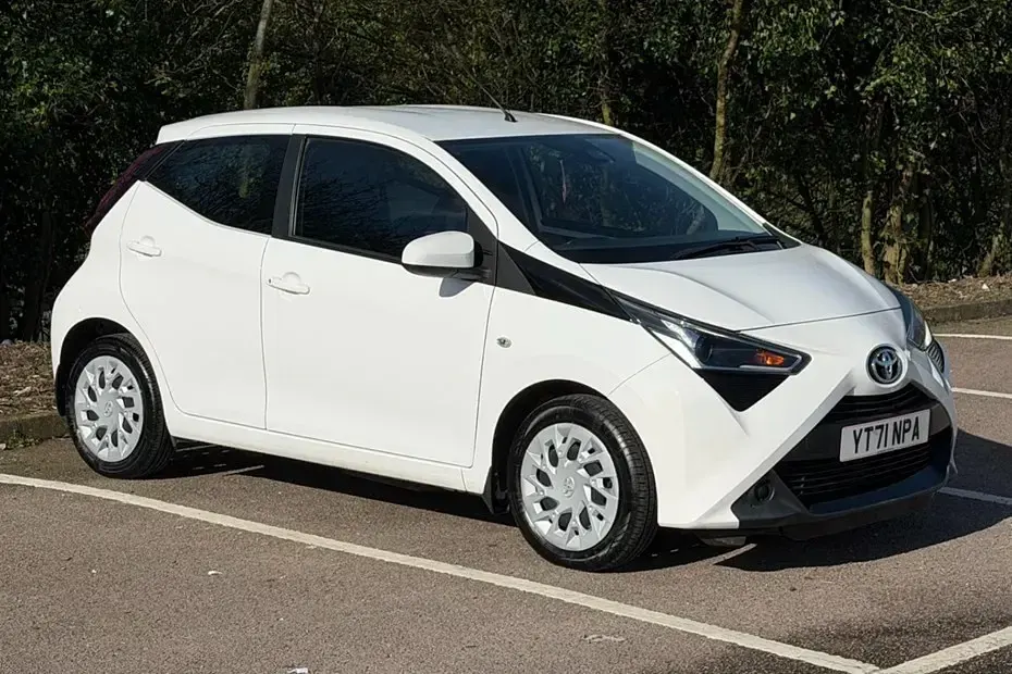 Usado Toyota Aygo X-play 2021 Branco Citadino