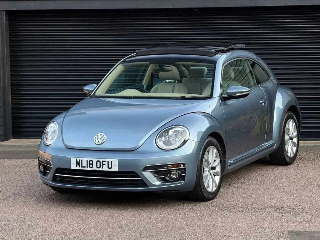 Used VW Beetle Design 105 HP (77 kW) 2018 Blue Hatchback