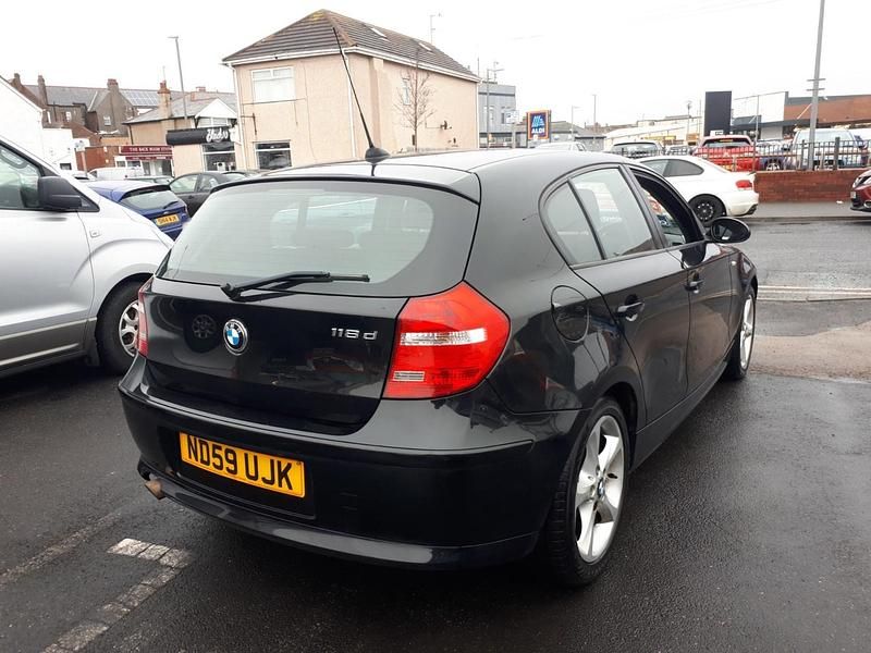 Used BMW 118 Sport Line 143 HP (105 kW) 2009 Black Hatchback