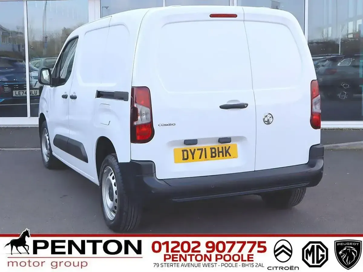 Used Vauxhall Combo Sportive 100 HP (73 kW) 2021 White MPV