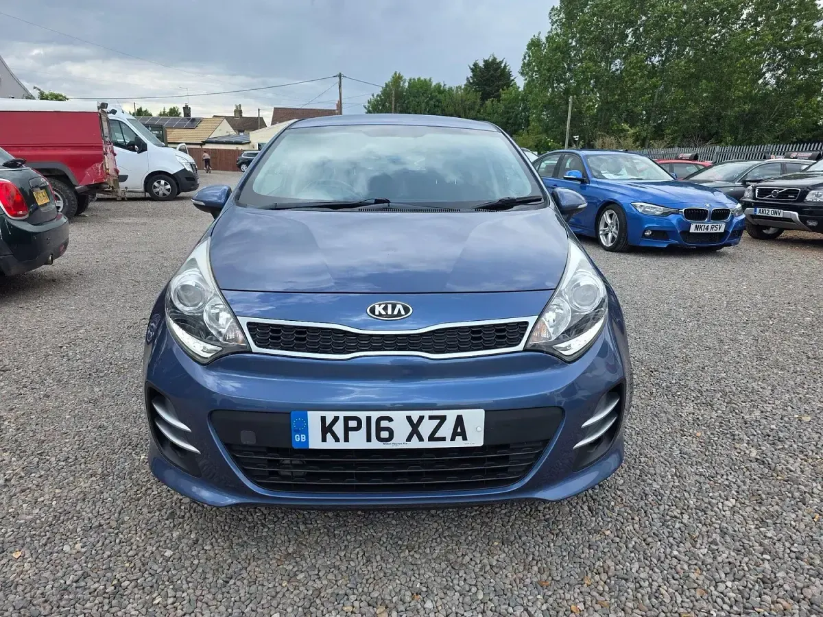 Used Kia Rio 90 HP (66 kW) 2016 Blue Hatchback
