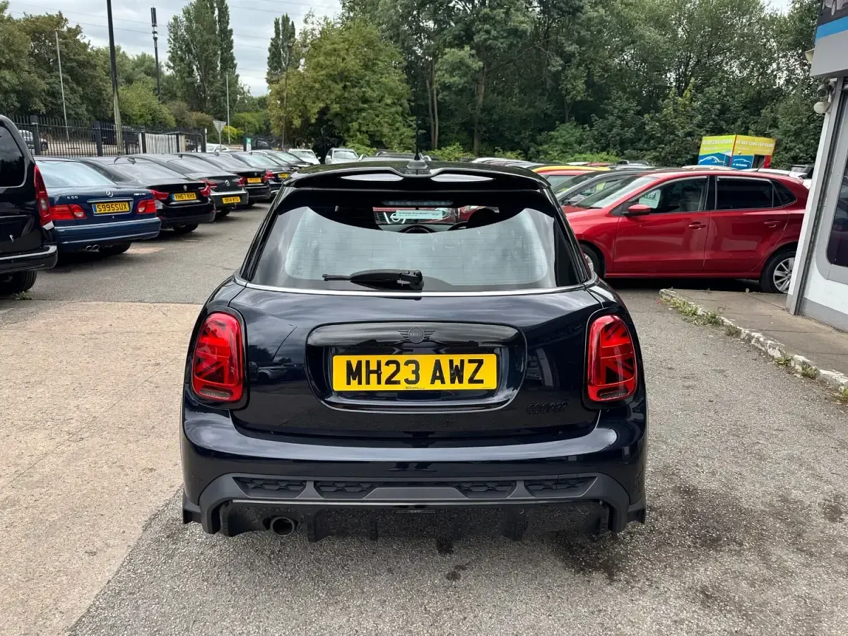 Used Mini Cooper Sport 134 HP (98 kW) 2023 Black Hatchback