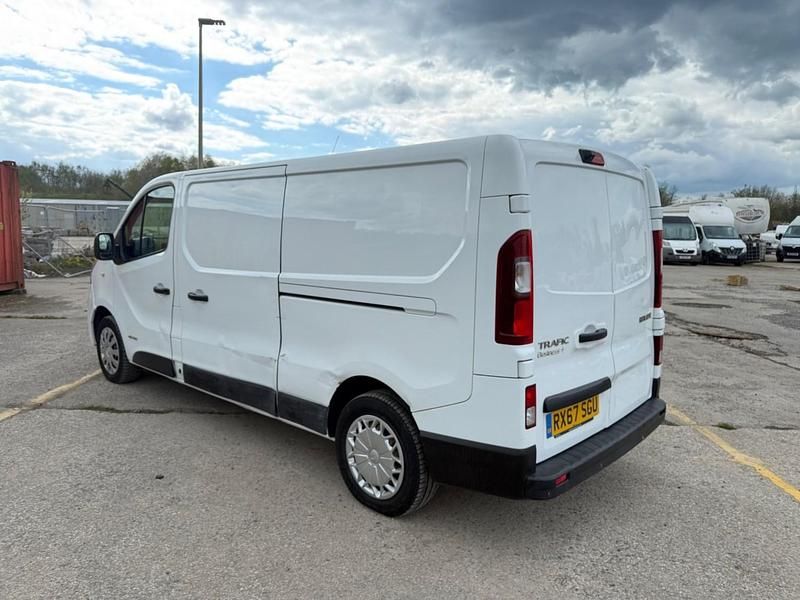 Begagnad Renault Trafic Business 2017 Vit Minibuss