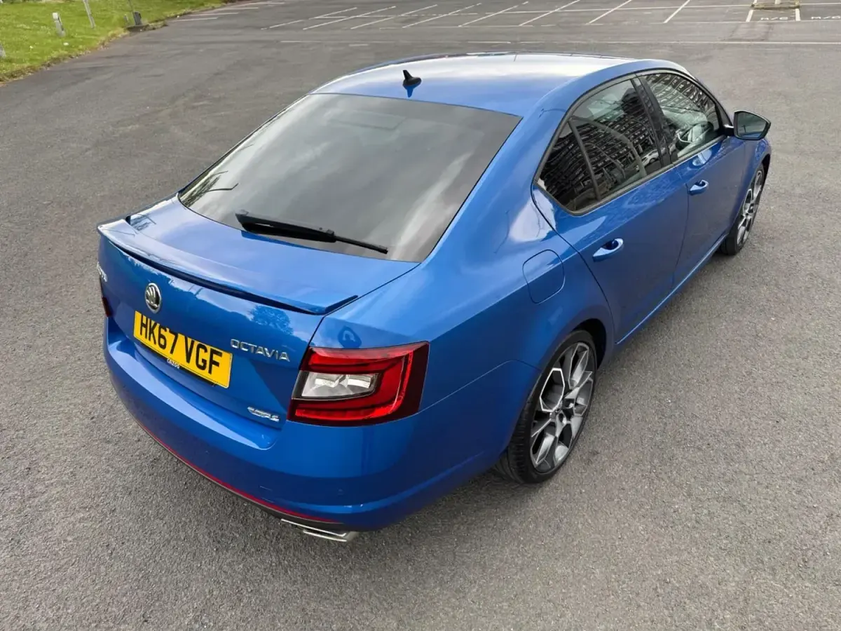 Usado Skoda Octavia vRS 230 HP (169 kW) 2018 Azul Citadino