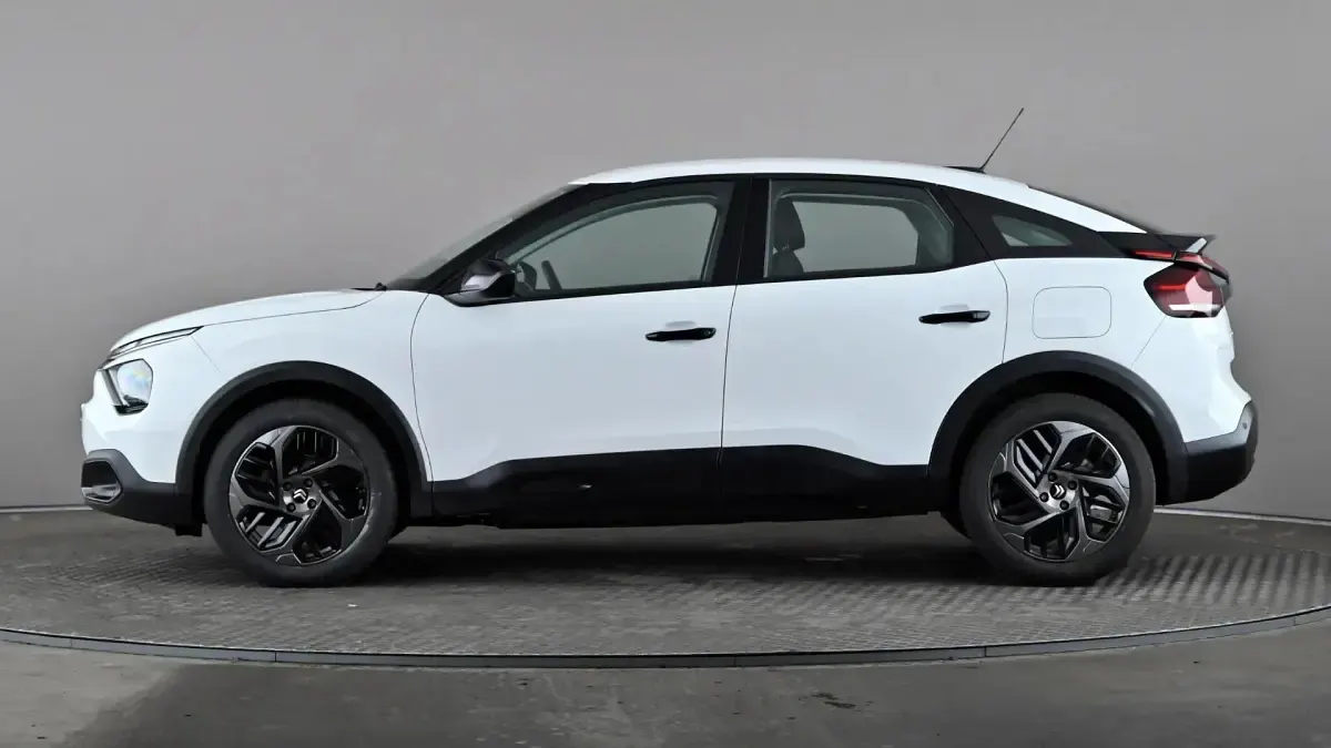 Used Citroën C4 PureTech 101 HP (74 kW) 2023 White SUV