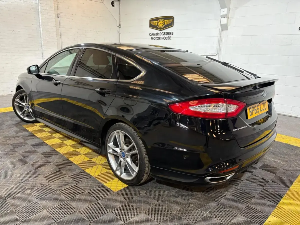 Used Ford Mondeo Titanium 180 HP (132 kW) 2016 Black Hatchback