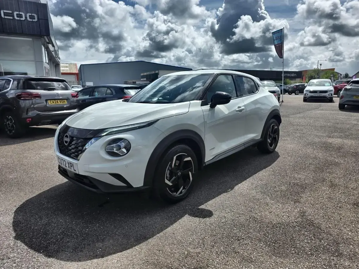 Used Nissan Juke N-Connecta 141 HP (103 kW) 2023 White SUV