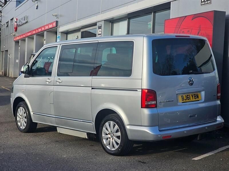 Usado VW Caravelle Executive 140 HP (102 kW) 2012 Prateado Monovolume