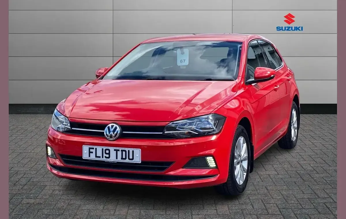 Used VW Polo SE 94 HP (69 kW) 2019 Red Hatchback