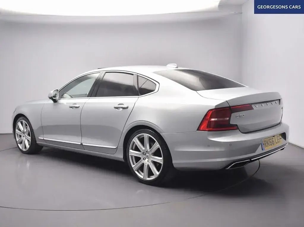 Used Volvo S90 Inscription 190 HP (139 kW) 2016 Silver Sedan