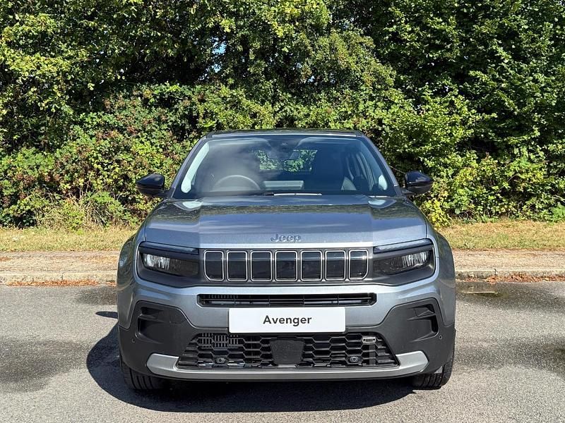 Begagnad Jeep Avenger Altitude 100 HK (73 kW) 2025 Grå SUV