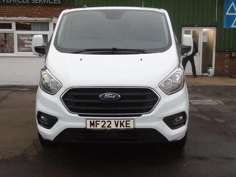 Used Ford Transit Custom Limited 130 HP (95 kW) 2022 White Van