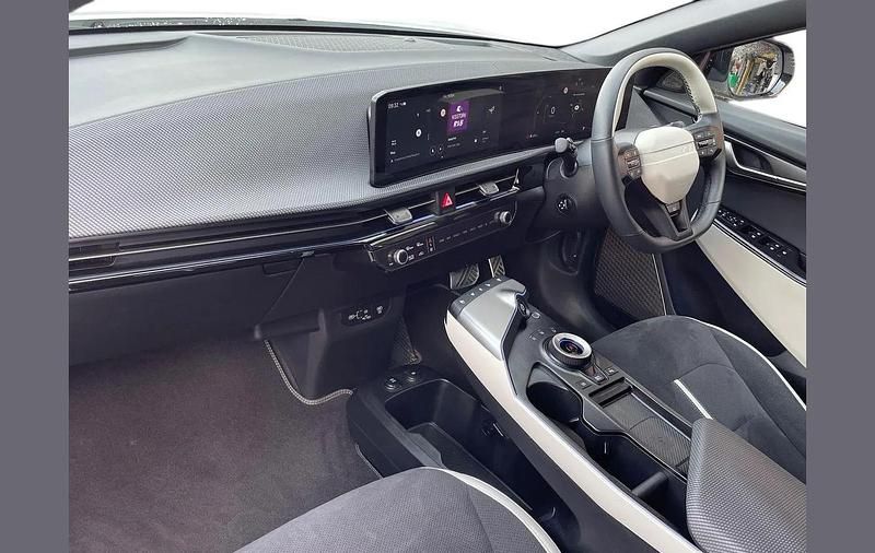 Used Kia EV6 GT-Line S 239 kW (325 HP) 2024 White SUV