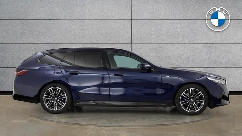 Used BMW 520 M Sport 205 HP (150 kW) 2025 Blue Estate