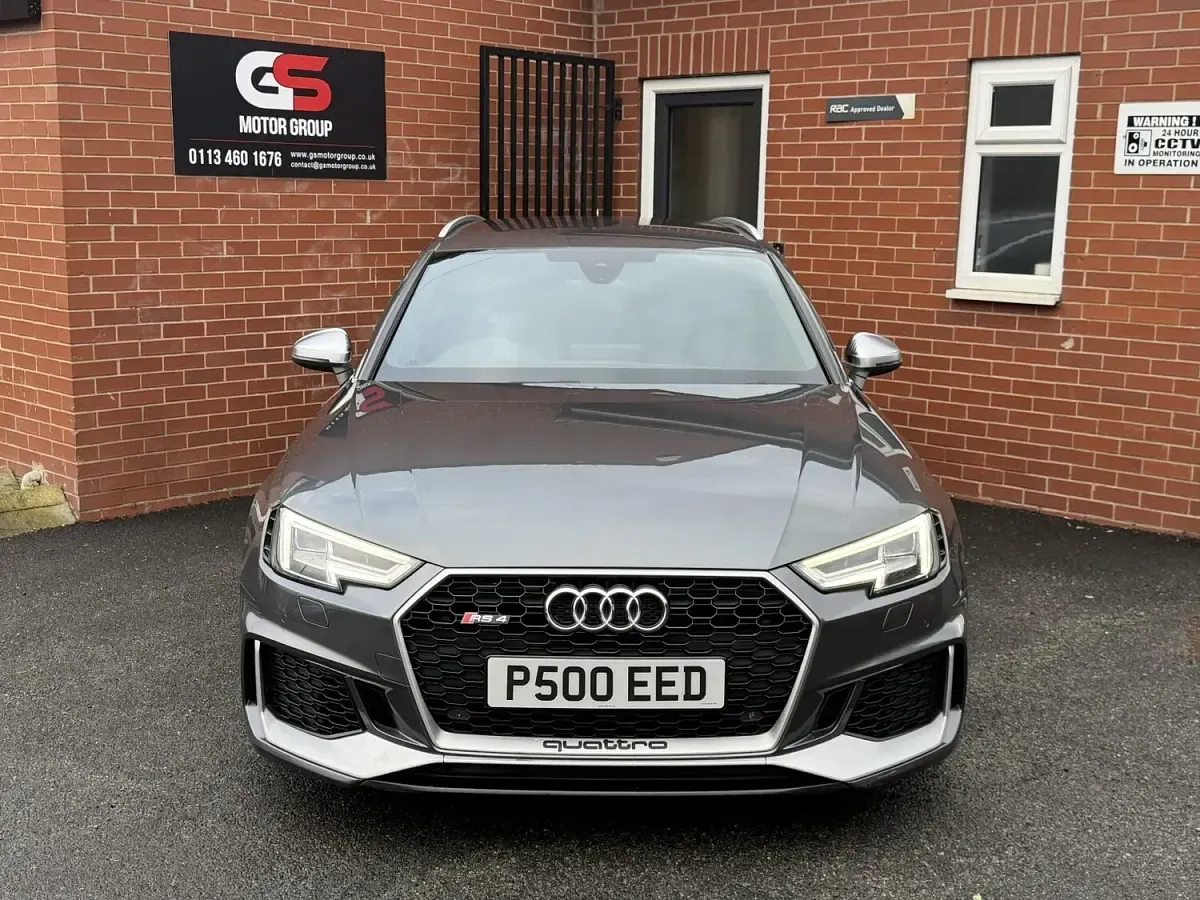 Used Audi RS4 Basis 450 HP (330 kW) 2018 Grey Estate