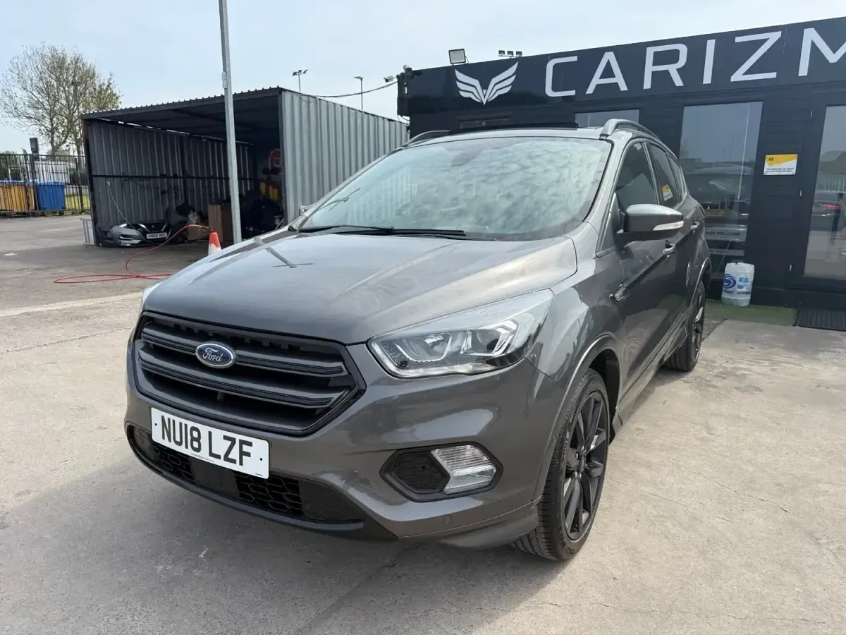 Usado Ford Kuga ST-Line X 150 HP (110 kW) 2018 Cinzento SUV