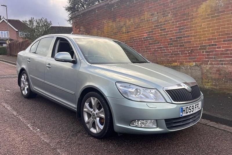 Green Used 2010 Skoda Octavia Elegance Hatchback | £3,995 (Good price) - Image 1/1