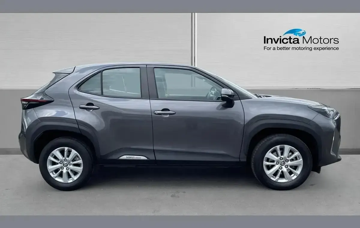 Used Toyota Yaris Cross 113 HP (83 kW) 2022 Grey SUV