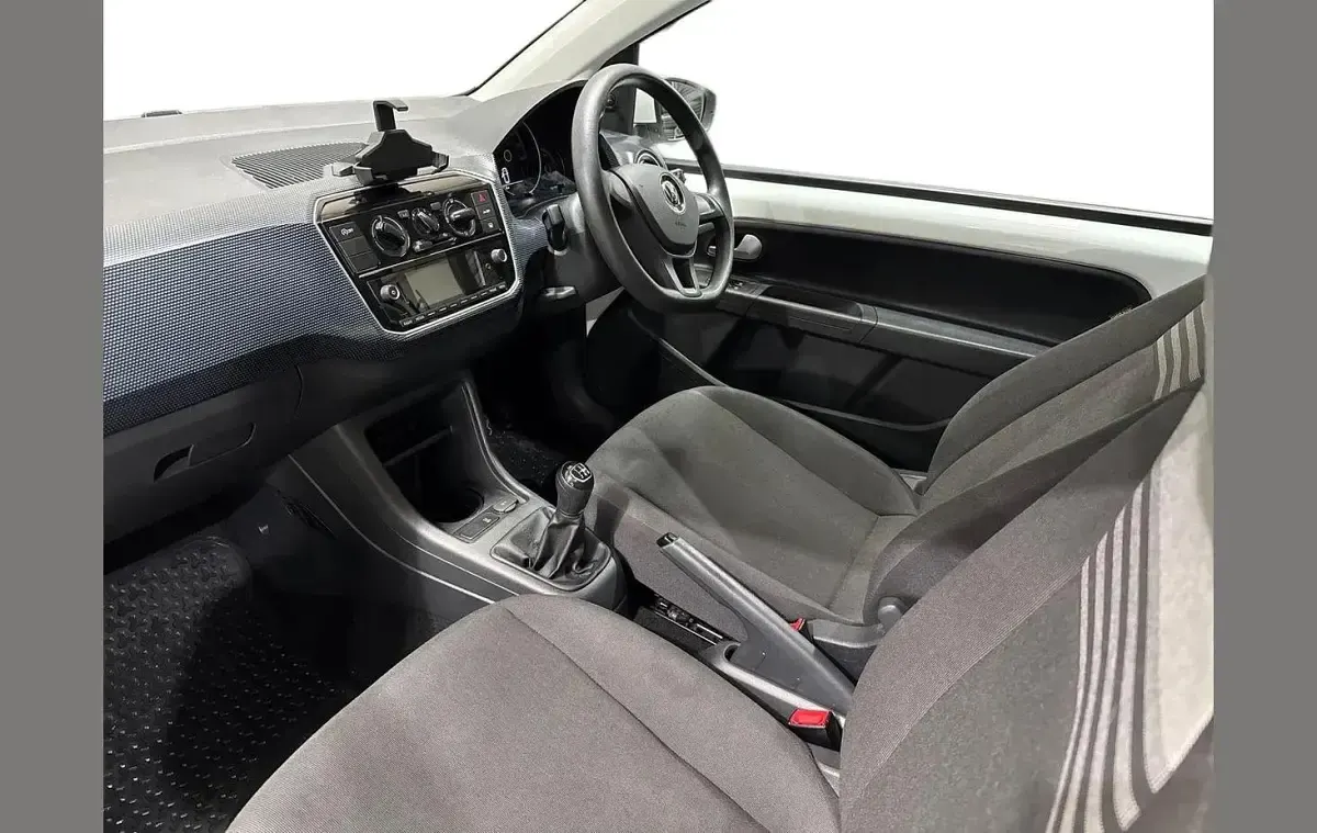 Used VW up! 65 HP (47 kW) 2022 White Hatchback