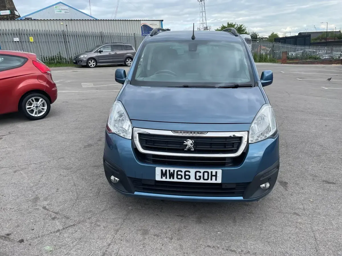 Used Peugeot Partner Tepee Allure 2016 Blue MPV