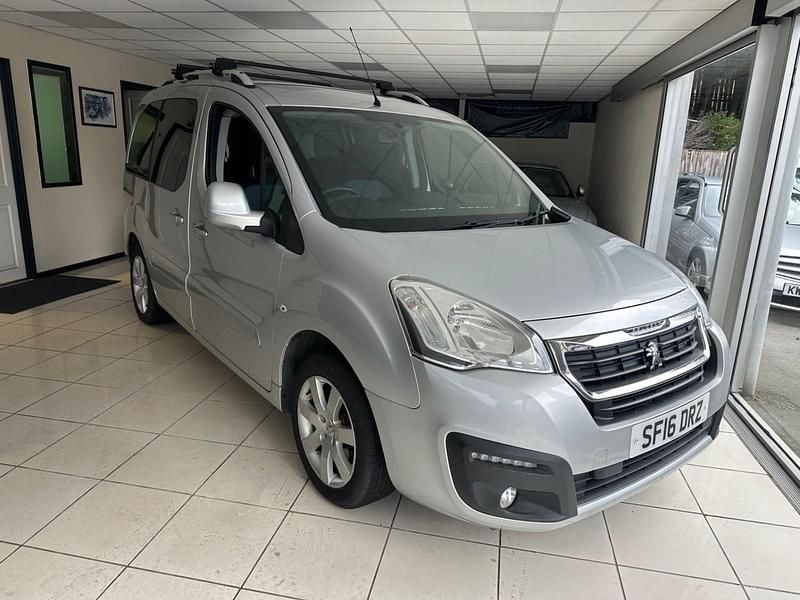 Used Peugeot Partner Tepee Active 75 HP (55 kW) 2016 Silver MPV