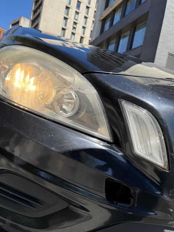 Used Volvo V60 R-Design 115 HP (84 kW) 2012 Black Estate