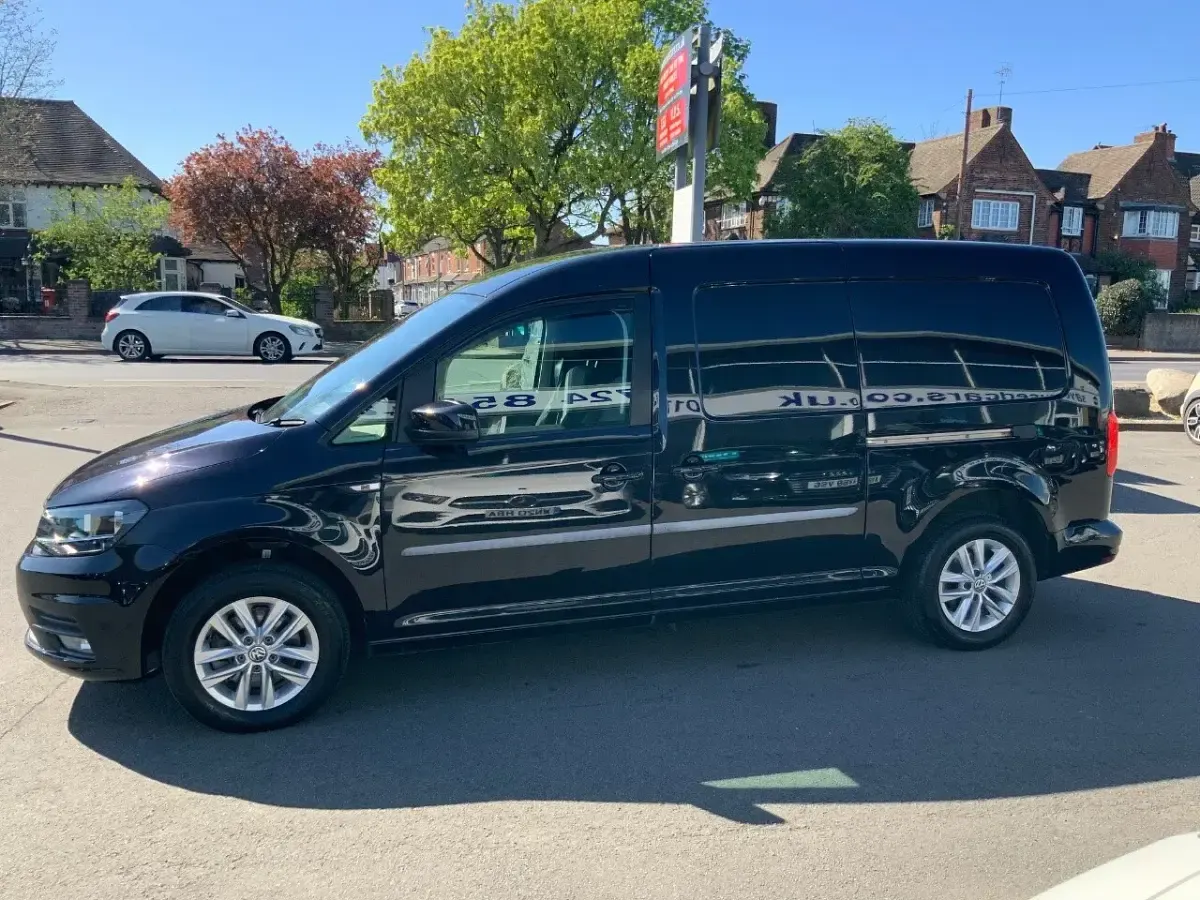 Used VW Caddy Maxi Highline 102 HP (75 kW) 2019 Black MPV