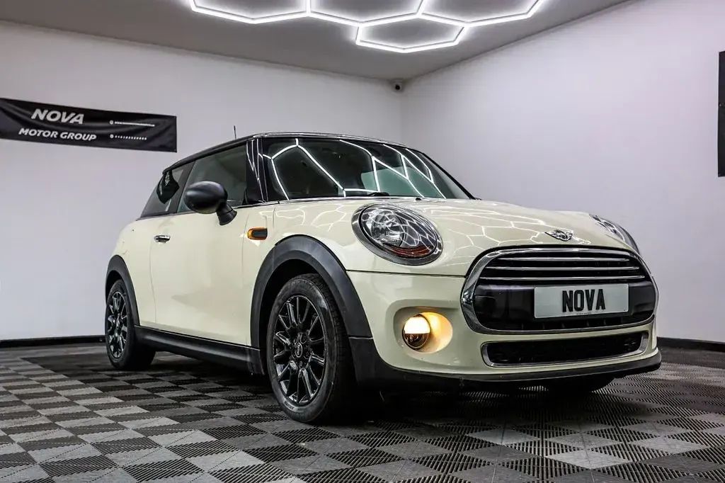 Used Mini Cooper Hatch 136 HP (100 kW) 2014 White Hatchback