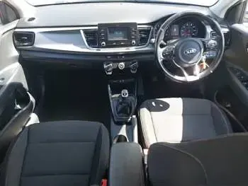 Used Kia Rio 2017 White Hatchback