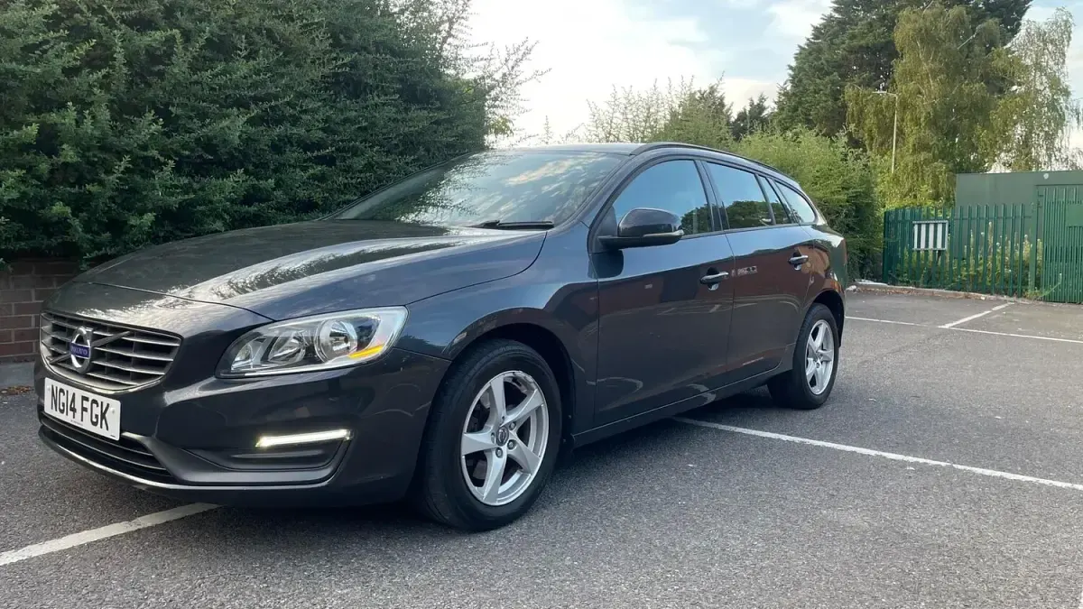 Used Volvo V60 Business Edition 136 HP (100 kW) 2014 Grey Estate