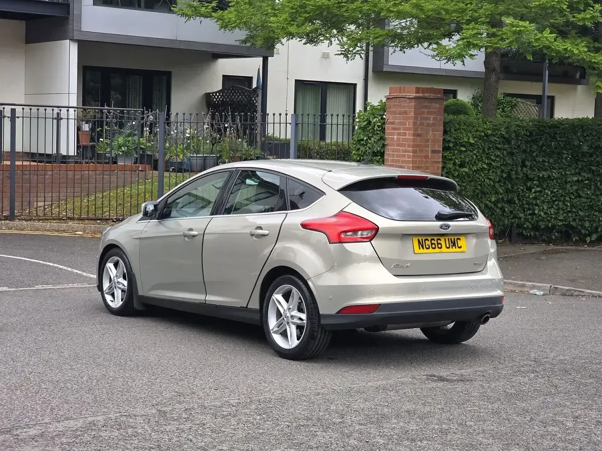 Used Ford Focus Titanium X 182 HP (133 kW) 2016 Silver Hatchback