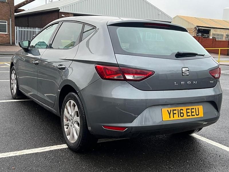 Used Seat Leon SE Dynamic 110 HP (80 kW) 2016 Grey Hatchback