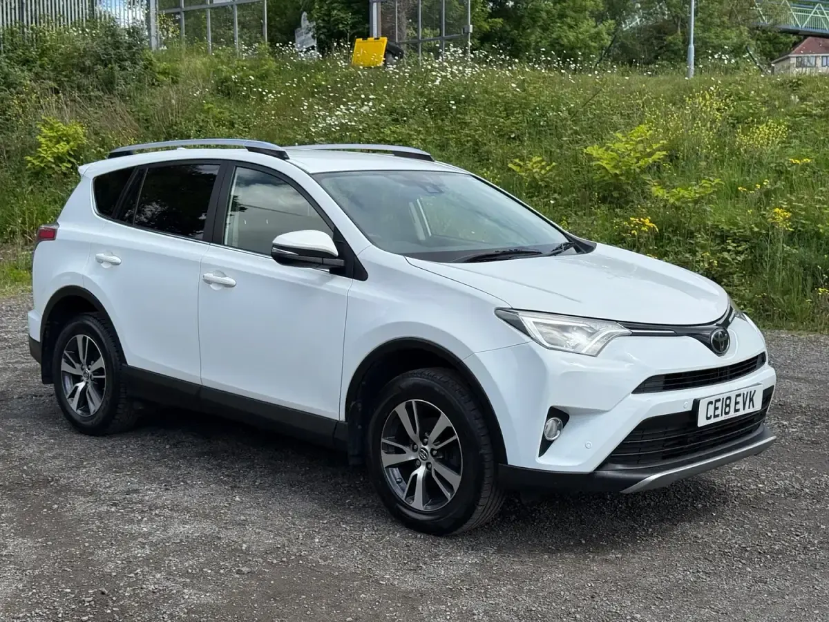 Used Toyota RAV4 143 HP (105 kW) 2018 White SUV